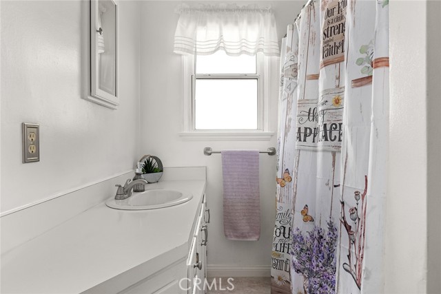 Detail Gallery Image 13 of 20 For 11031 Arbuckle Ave, –,  CA 91345 - 2 Beds | 1 Baths