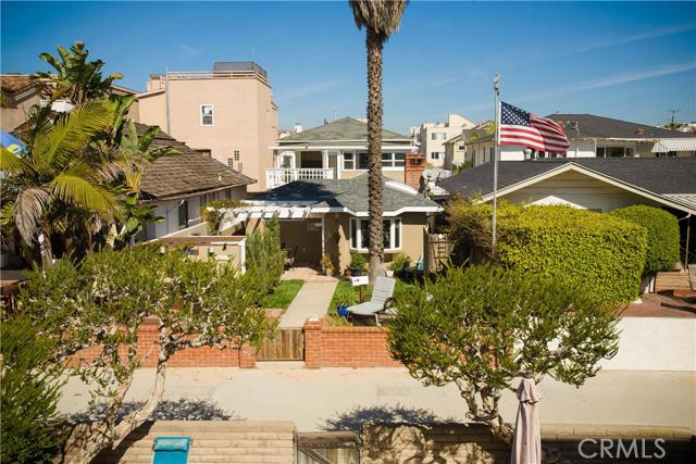 47 6th Street, Hermosa Beach, California 90254, 5 Bedrooms Bedrooms, ,3 BathroomsBathrooms,Residential,Sold,6th,SB16050210