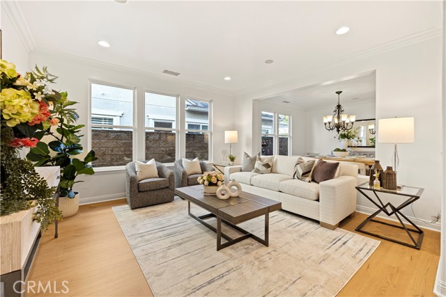 Detail Gallery Image 8 of 54 For 20100 Livorno Ln, Yorba Linda,  CA 92886 - 4 Beds | 3/1 Baths