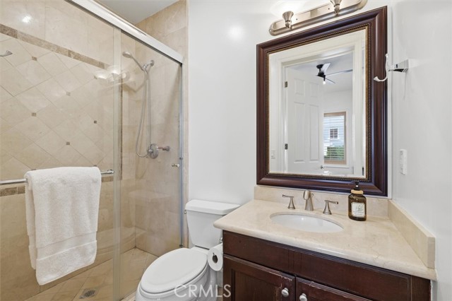 Detail Gallery Image 19 of 30 For 143 N Arnaz Dr #105,  Beverly Hills,  CA 90211 - 3 Beds | 2/1 Baths