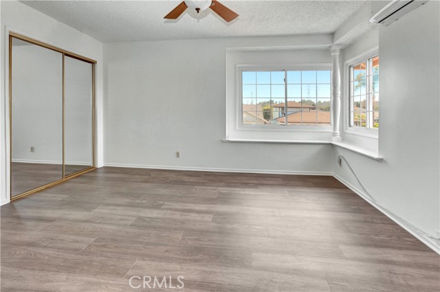 21201 Binghampton Circle, Huntington Beach CA: https://media.crmls.org/medias/57531a10-5afe-436e-b165-e0f66f16eb31.jpg