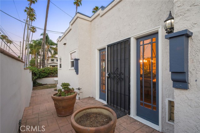 227 Ximeno Avenue, Long Beach CA: https://media.crmls.org/medias/575482e8-c483-47e0-8ff2-5f2a2fd5db43.jpg