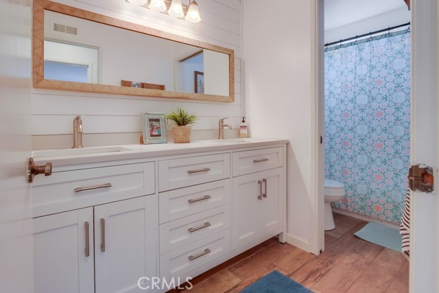 201 Todd Court, Oceanside CA: https://media.crmls.org/medias/5754b284-54bd-4993-9e10-cd7e9775e7d6.jpg
