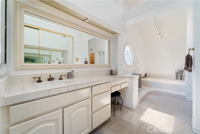 6264 Napoli Court, Long Beach CA: https://media.crmls.org/medias/5755a87a-5fab-43a9-97d0-e11edcc5903e.jpg