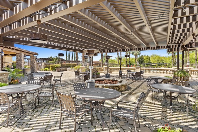 Detail Gallery Image 10 of 42 For 9904 Toscana Dr, Bakersfield,  CA 93306 - 2 Beds | 2/1 Baths