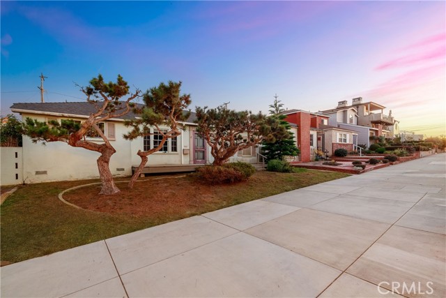 400 5th Street, Manhattan Beach, California 90266, 4 Bedrooms Bedrooms, ,2 BathroomsBathrooms,Residential,Sold,5th,SB23202757