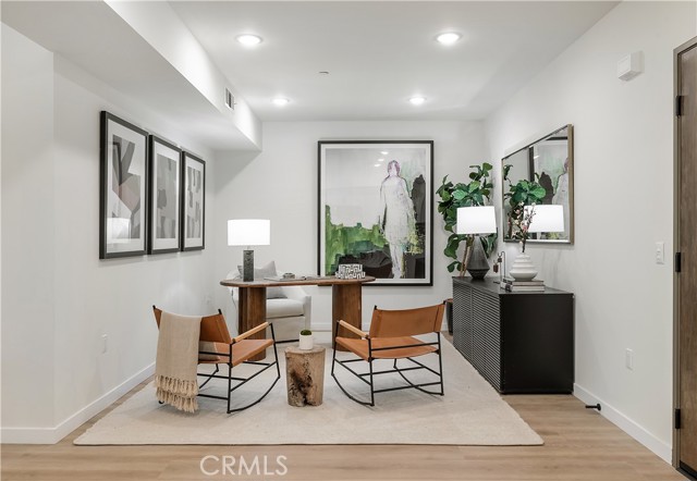 Detail Gallery Image 5 of 27 For 1303 S Orange Grove Ave #601,  Los Angeles,  CA 90019 - 3 Beds | 2 Baths