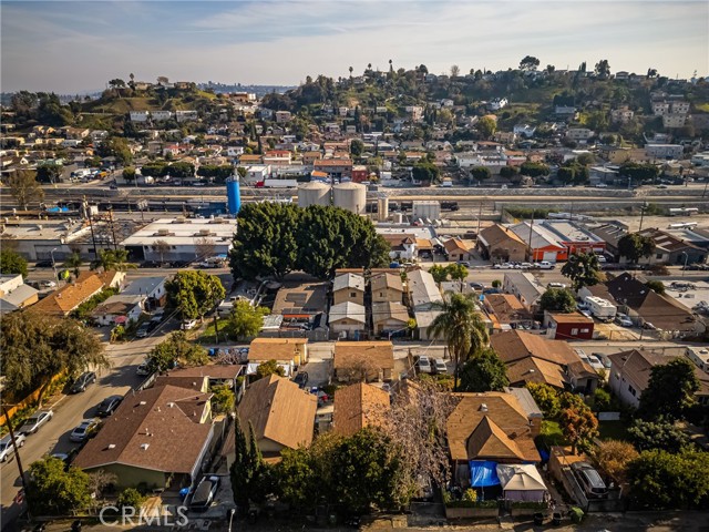 Detail Gallery Image 11 of 24 For 5102 Ithaca Ave, Los Angeles,  CA 90032 - 4 Beds | 3 Baths