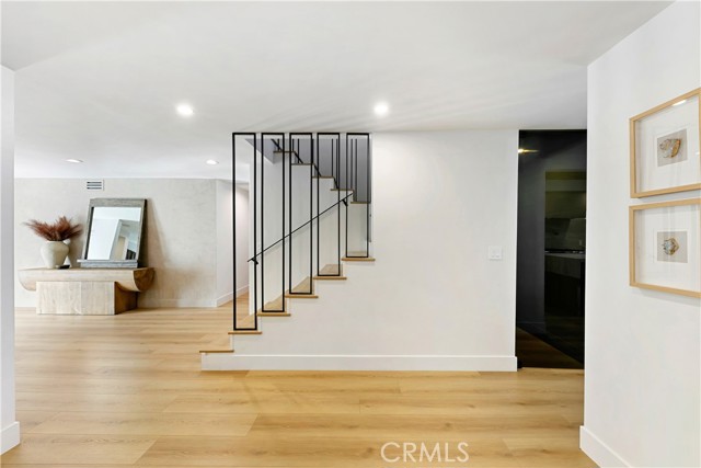 Detail Gallery Image 23 of 75 For 22269 Avenue San Luis, Woodland Hills,  CA 91364 - 5 Beds | 5/1 Baths