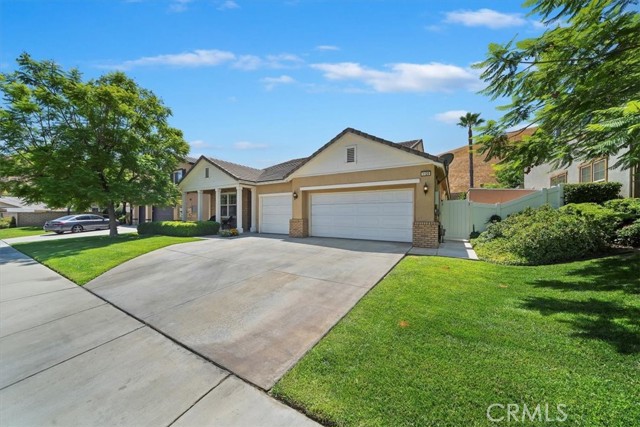 Detail Gallery Image 3 of 48 For 1129 Shady Creek Dr, San Bernardino,  CA 92407 - 3 Beds | 2 Baths