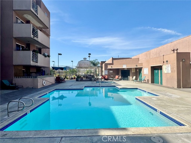Detail Gallery Image 11 of 13 For 450 E 4th St #437,  Santa Ana,  CA 92701 - 2 Beds | 2 Baths