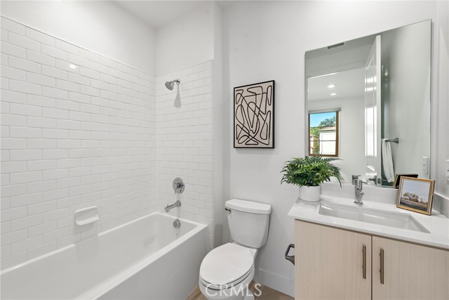 Detail Gallery Image 23 of 32 For 215 Sutters Mill, Irvine,  CA 92602 - 4 Beds | 4/1 Baths