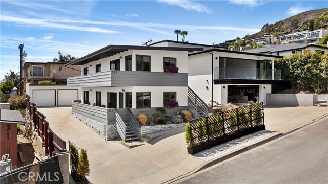 284 Chiquita Street, Laguna Beach CA: https://media.crmls.org/medias/575955d8-70d6-4aa2-a788-7e10233ebd23.jpg