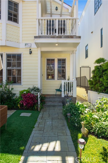 Detail Gallery Image 3 of 33 For 336 10th St, Manhattan Beach,  CA 90266 - 5 Beds | 4 Baths