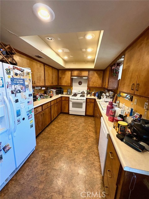 11516 11516 Oakwood Avenue, Hesperia CA: https://media.crmls.org/medias/575a6577-7d1c-45d1-99e9-896b3e905209.jpg