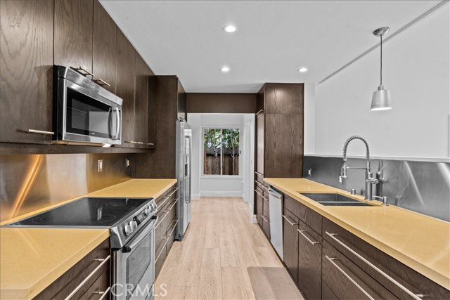 Detail Gallery Image 7 of 14 For 15062 Lorenat St, Irvine,  CA 92604 - 3 Beds | 2 Baths