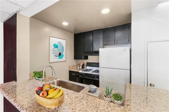 Detail Gallery Image 8 of 18 For 18645 Hatteras, Tarzana,  CA 91356 - 1 Beds | 1 Baths