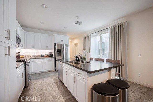 Detail Gallery Image 5 of 24 For 1127 Camino Levante, Chula Vista,  CA 91913 - 4 Beds | 3 Baths