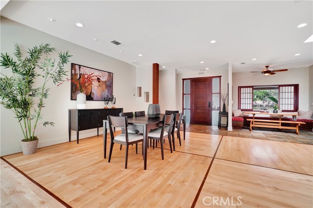4532 Del Moreno Drive, Woodland Hills CA: https://media.crmls.org/medias/575c1914-83ca-4db1-a729-a52e00334408.jpg