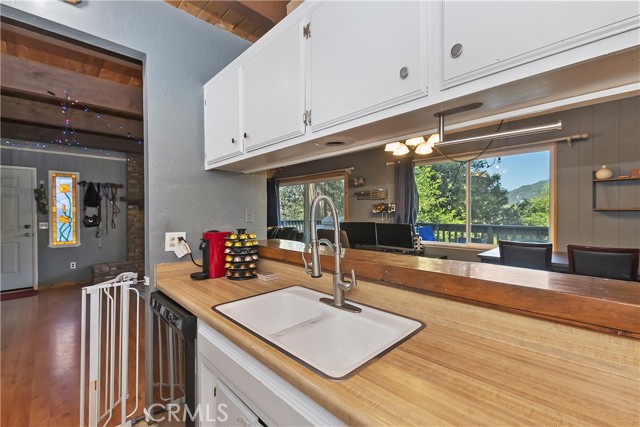 Detail Gallery Image 12 of 45 For 197 Weisshorn Dr, Crestline,  CA 92325 - 4 Beds | 3 Baths