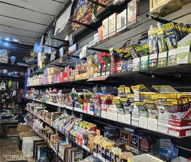 3559 W 3rd Street, Los Angeles CA: https://media.crmls.org/medias/575ce10d-2771-42b1-b144-50fdba2bda19.jpg