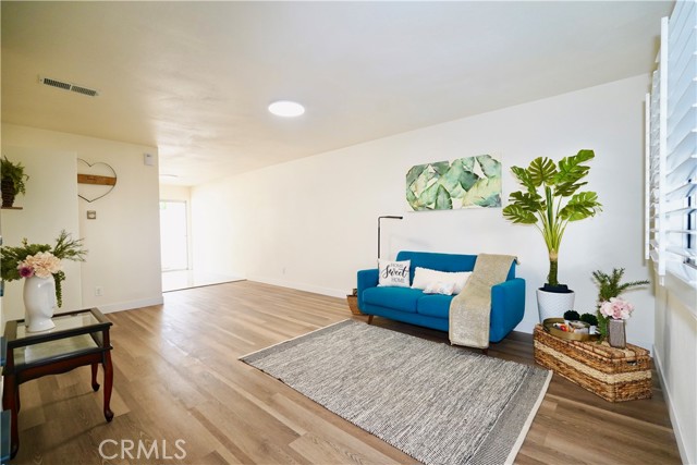 Detail Gallery Image 3 of 20 For 23624 Western Ave #B,  Harbor City,  CA 90710 - 3 Beds | 1/1 Baths