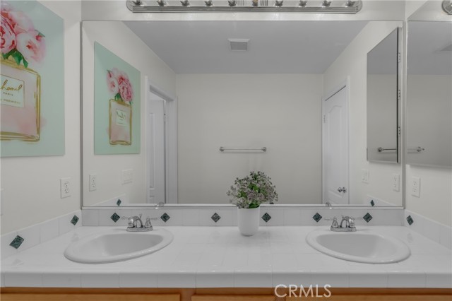 Detail Gallery Image 13 of 74 For 2340 Monte Verde Dr, Signal Hill,  CA 90755 - 3 Beds | 3 Baths