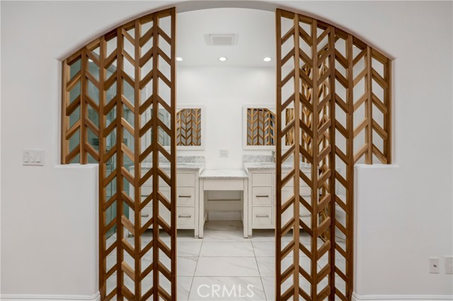 6059 Vantage Avenue, Valley Glen CA: https://media.crmls.org/medias/575e6f8b-6085-4908-b9f5-9fd77fe14f9b.jpg