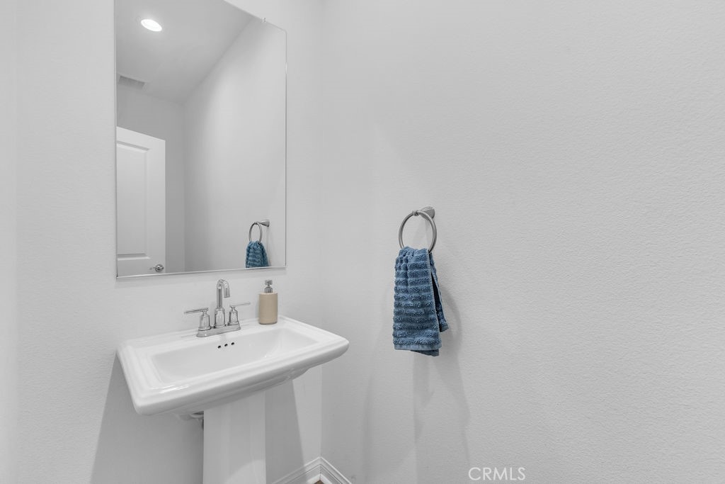 https://media.crmls.org/medias/575e9477-1b88-40ec-9842-a9d9ea125f69.jpg?preset=X-Large