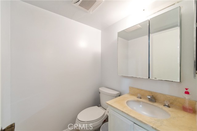 12441 Interior Circle, Los Alamitos CA: https://media.crmls.org/medias/575f9514-caca-4fe8-af77-6185c73e826e.jpg