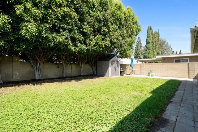 805 S Plymouth Place, Anaheim CA: https://media.crmls.org/medias/576018ad-ebcb-49ba-8a00-d0f669f556a2.jpg