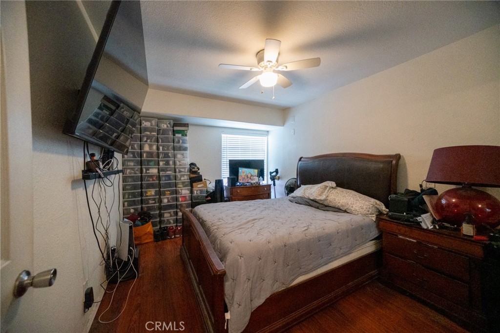 https://media.crmls.org/medias/57604661-12a0-4b2a-986b-03cfdcb6a002.jpg?preset=X-Large