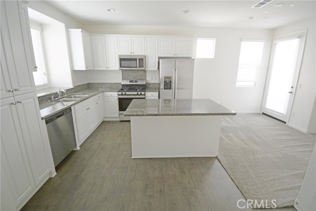 Detail Gallery Image 8 of 32 For 16171 Paddock Ave, Chino,  CA 91708 - 3 Beds | 2/1 Baths