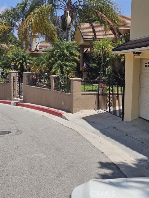 3946 Knobhill Drive, Sherman Oaks CA: https://media.crmls.org/medias/57615490-cde8-45e7-90f0-2f489ec4e524.jpg