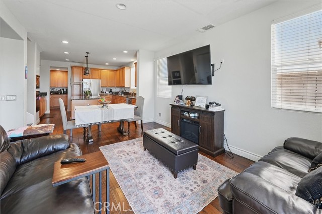 29316 Las Brisas Road, Valencia CA: https://media.crmls.org/medias/57616774-dcc4-48b6-8728-387c5aaadca8.jpg