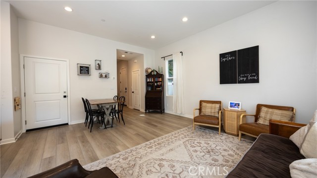 Detail Gallery Image 7 of 49 For 4173 Horvath St #105,  Corona,  CA 92883 - 3 Beds | 2/1 Baths