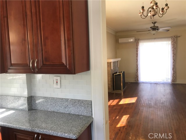 254 E Glenarm Street, Pasadena CA: https://media.crmls.org/medias/5763095b-eaef-473f-a53c-d5d8f6cd58b0.jpg