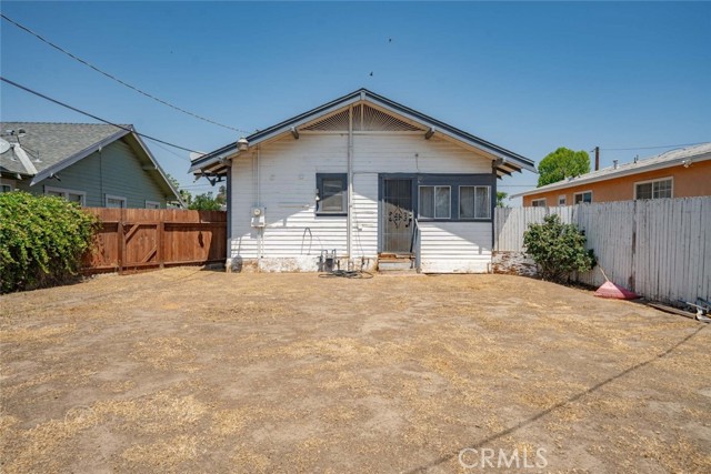 1715 Cherry Street, Bakersfield CA: https://media.crmls.org/medias/5763f496-df0e-432e-b995-a7c413e60d8b.jpg