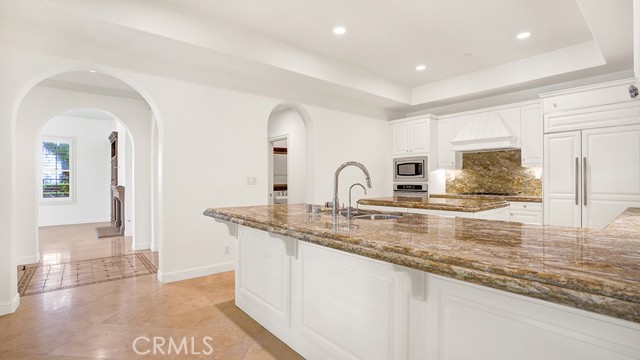9 Altino, Newport Coast CA: https://media.crmls.org/medias/57642cc2-96e7-4621-834b-9a2827afb374.jpg