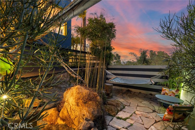 6907 Treasure Trail, Hollywood Hills CA: https://media.crmls.org/medias/57649697-fef0-4ba1-bac8-56051752e908.jpg