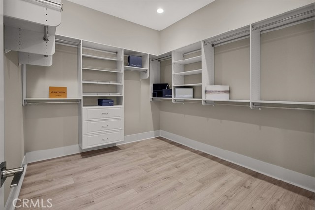 Detail Gallery Image 13 of 21 For 6505 Canyon Oaks Dr, Simi Valley,  CA 93063 - 4 Beds | 3/1 Baths