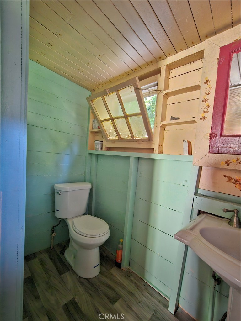 https://media.crmls.org/medias/5764e5fc-50d4-4bdb-905a-2c4d547eb2f7.jpg?preset=X-Large