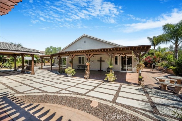 19247 Mountain Shadow Lane, Perris CA: https://media.crmls.org/medias/57655921-d120-49c4-86c3-458ea092b548.jpg