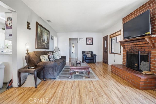 Detail Gallery Image 8 of 55 For 4400 Harrison Canyon, San Bernardino,  CA 92404 - 3 Beds | 1 Baths