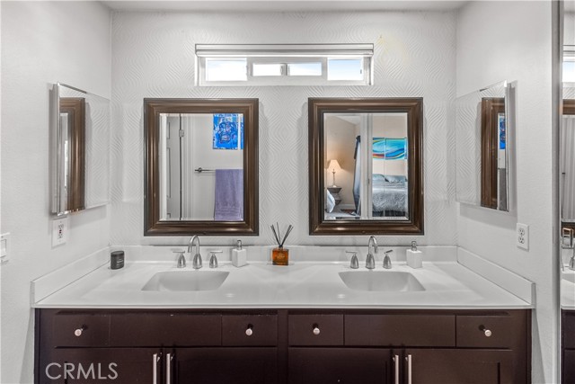 Detail Gallery Image 21 of 43 For 706 Oceanhill, Huntington Beach,  CA 92648 - 3 Beds | 2/1 Baths