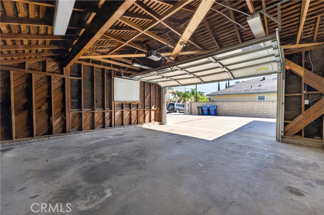 6819 Bellaire Avenue photo 36