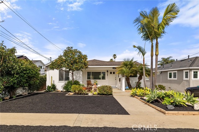 Detail Gallery Image 1 of 1 For 663 W Sycamore Ave, El Segundo,  CA 90245 - 3 Beds | 2 Baths