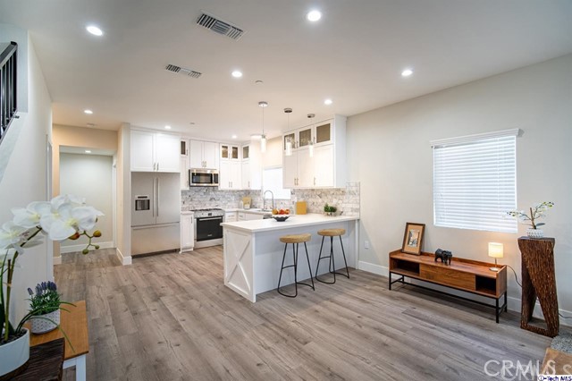 Photo of 6851 Radford Avenue, North Hollywood, CA 91605