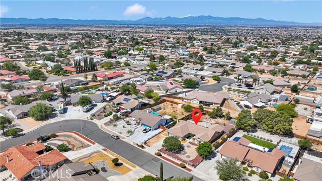 13950 High Falls Trail, Apple Valley CA: https://media.crmls.org/medias/5768c288-145b-463b-82e8-49c2805d4daa.jpg
