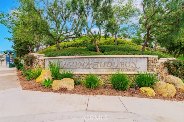 56 Egret Lane, Aliso Viejo CA: https://media.crmls.org/medias/57692800-c233-42c7-8447-68b7a905596b.jpg